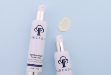 Lady getting hydrafacial